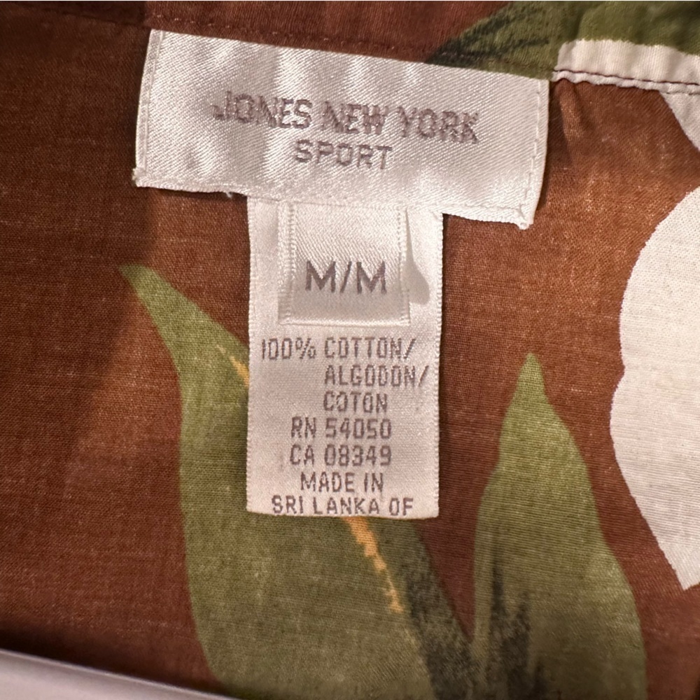 Jones New York SPORT 100% Cotton Floral Tropical Long Sleeve Button Top M - Picture 3 of 16